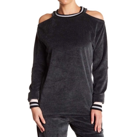 ⭐️SALE⭐️ C&C California Cold Shoulder Velour Sweatshirt NWT - Picture 4 of 10
